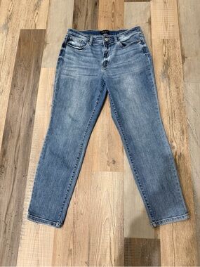 Judy Blue Light Wash Boyfriend Jean